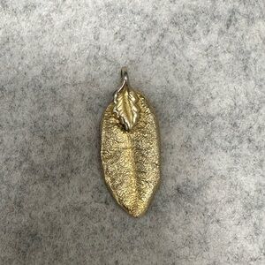 Gold Leaf Pendant 18k